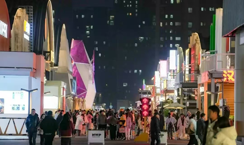 新粮仓人头攒动。蜀山区融媒体中心供图
